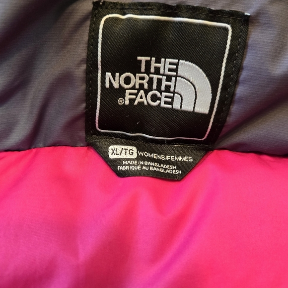 Ladies XL Northface Puffer Vest - Picture 3 of 9